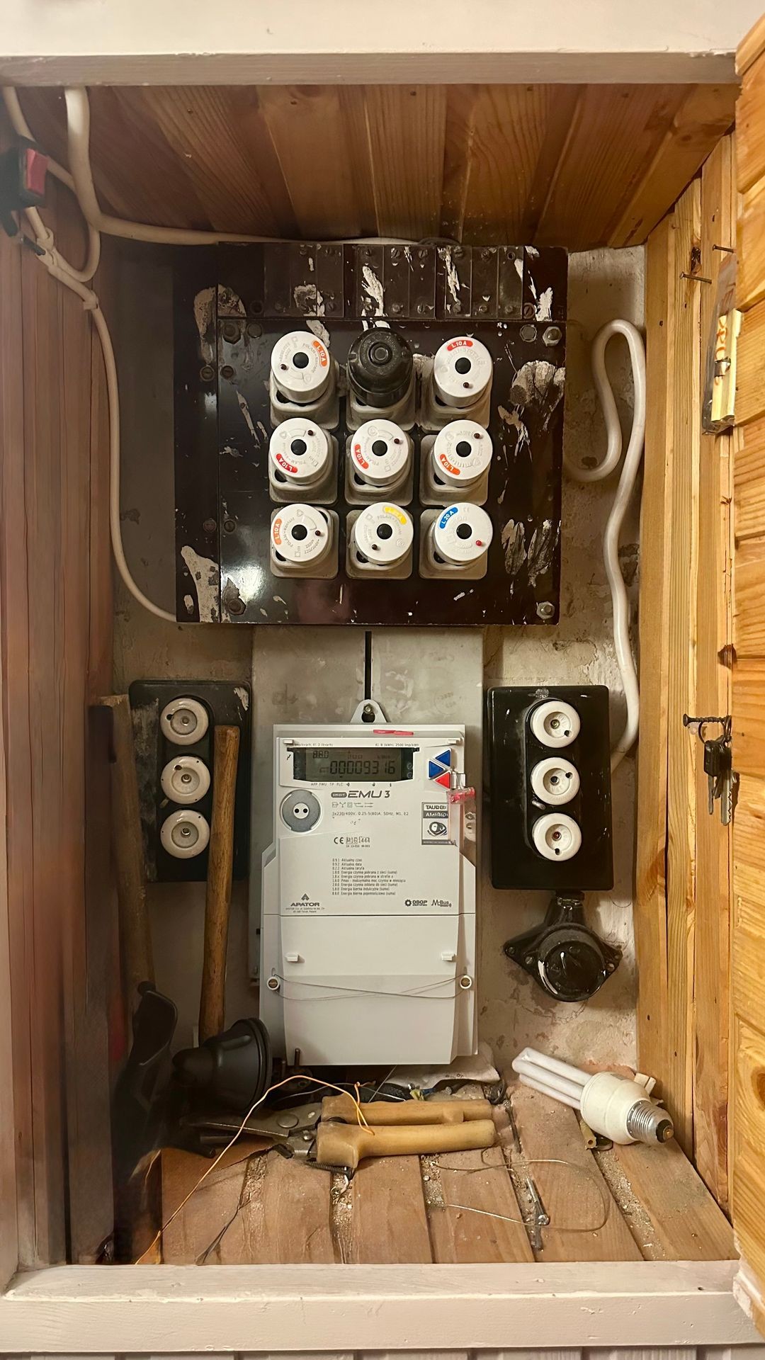 Rozdzielnica starego typu